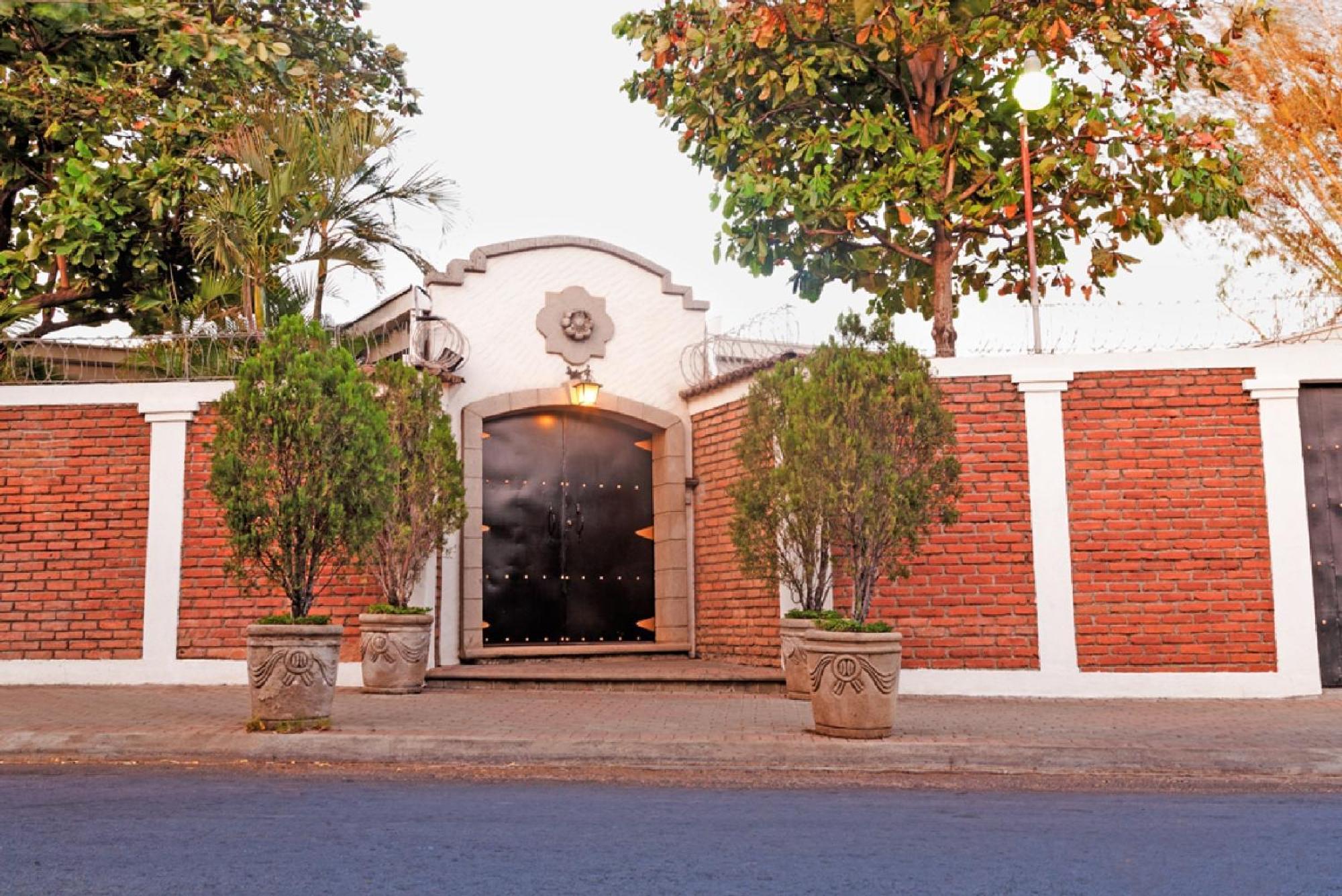 Hotel El Almendro Managua Dış mekan fotoğraf