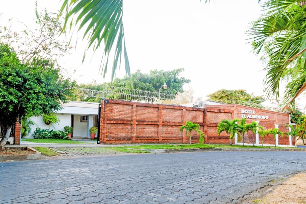 Hotel El Almendro Managua Dış mekan fotoğraf