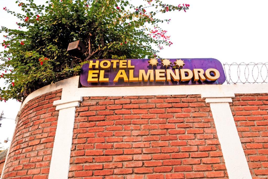 Hotel El Almendro Managua Dış mekan fotoğraf