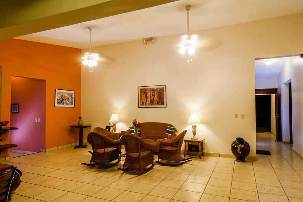Hotel El Almendro Managua Dış mekan fotoğraf