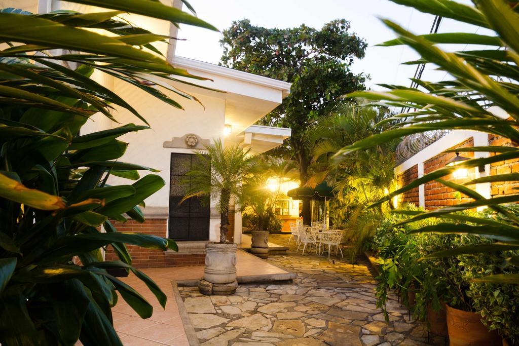 Hotel El Almendro Managua Dış mekan fotoğraf