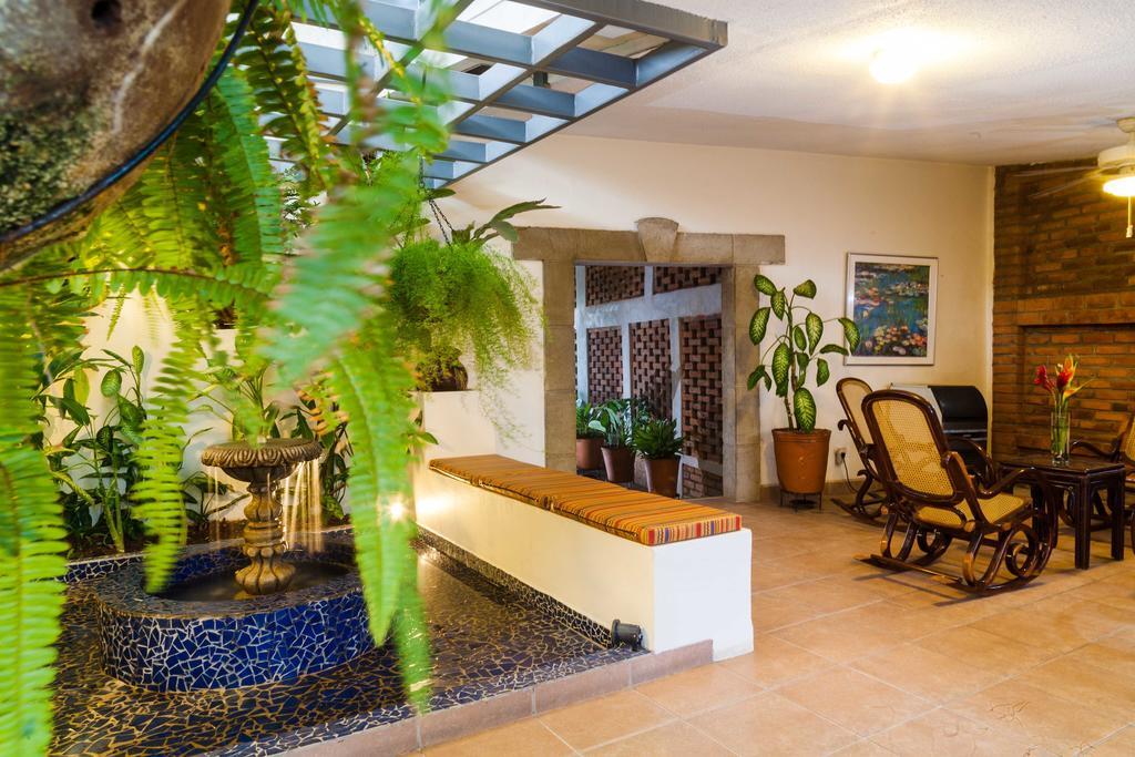 Hotel El Almendro Managua Dış mekan fotoğraf