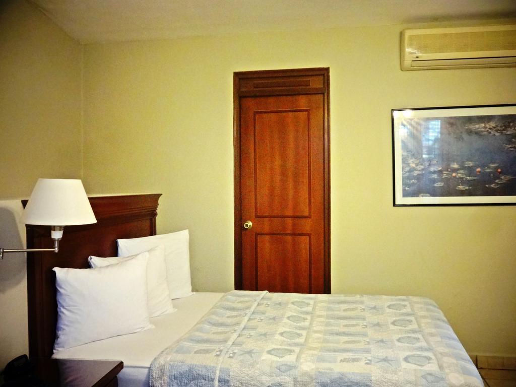 Hotel El Almendro Managua Dış mekan fotoğraf