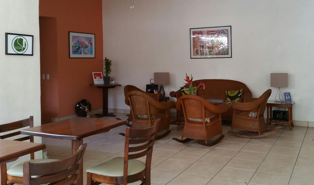 Hotel El Almendro Managua Dış mekan fotoğraf