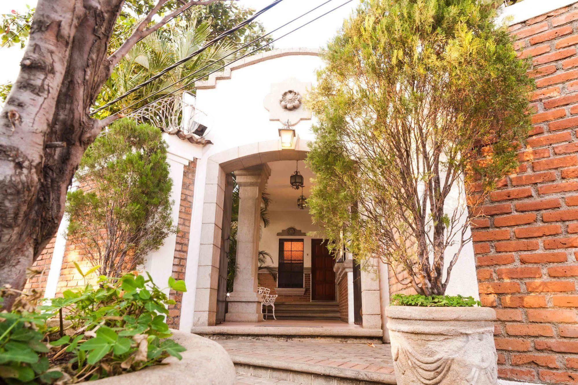 Hotel El Almendro Managua Dış mekan fotoğraf