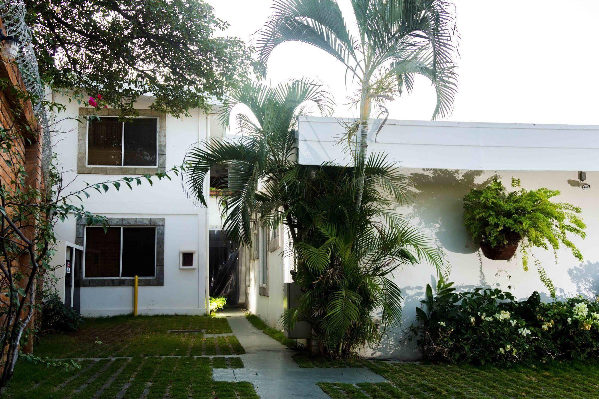 Hotel El Almendro Managua Dış mekan fotoğraf