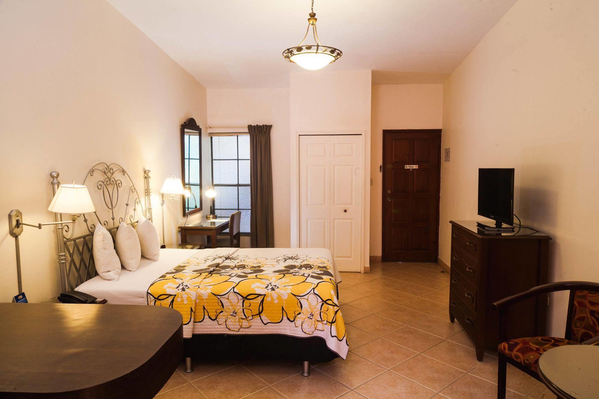 Hotel El Almendro Managua Dış mekan fotoğraf